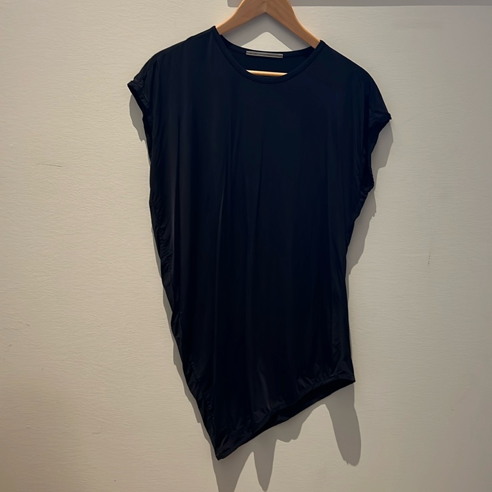 Humanoid asymmetrical top